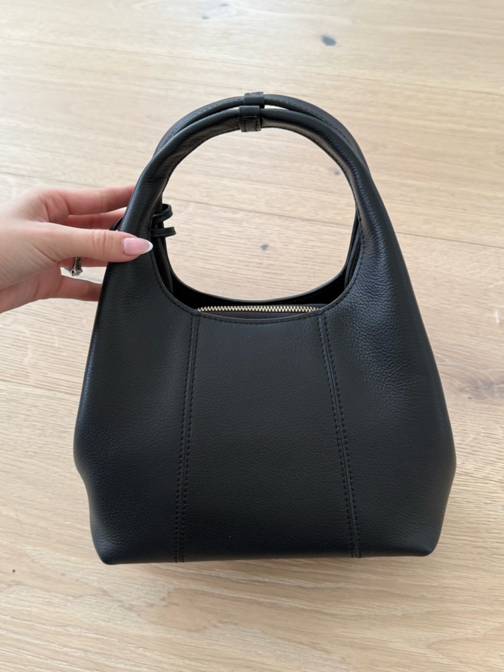 Juliette small handbag in grained leather - Picture 3 of 6